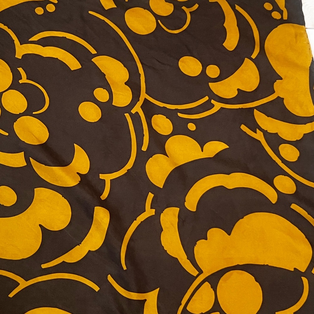 GUCCI XL silk scarf